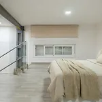 New! Huge & Sunny 2br Duplex 10' Setas Apartamento Sevilha