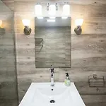 New! Huge & Sunny 2br Duplex 10' Setas