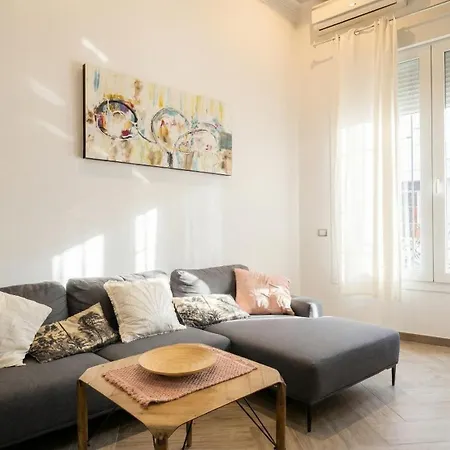 New! Huge & Sunny 2br Duplex 10' Setas Apartment *